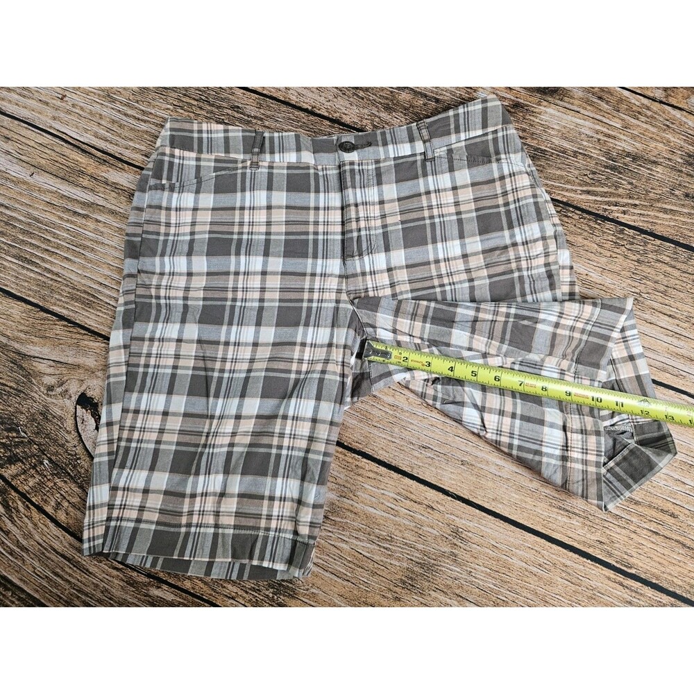 St. John's Bay Bermuda Shorts Women's 12 Gray Tan Teal Plaid Stretch Cotton EUC - Picture 8 of 8